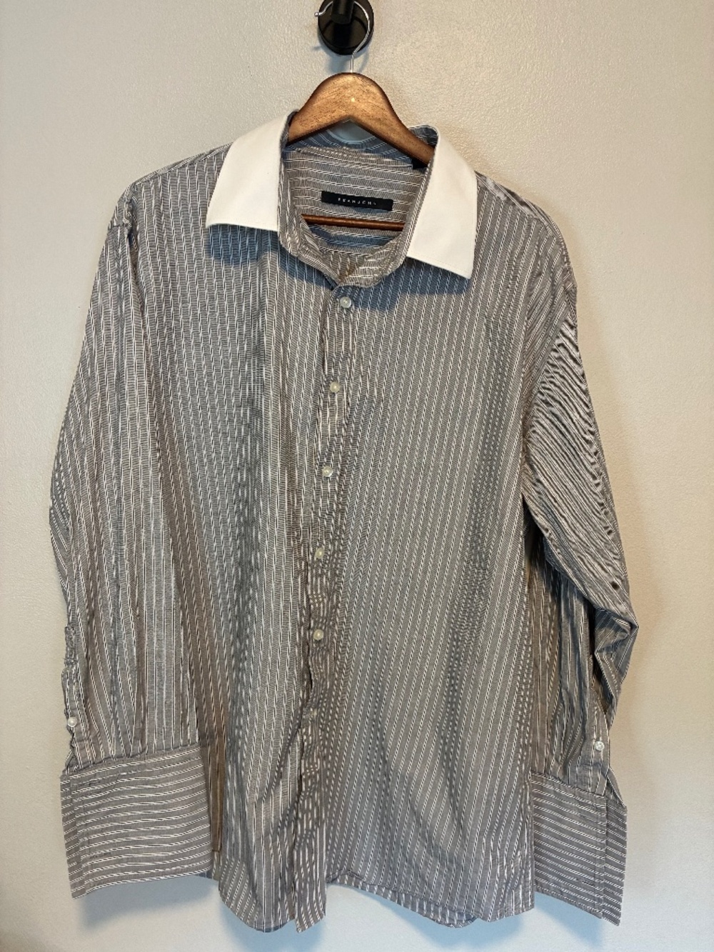 Sean John gray striped dress shirt, white contrast collar & French cuffs. Size18